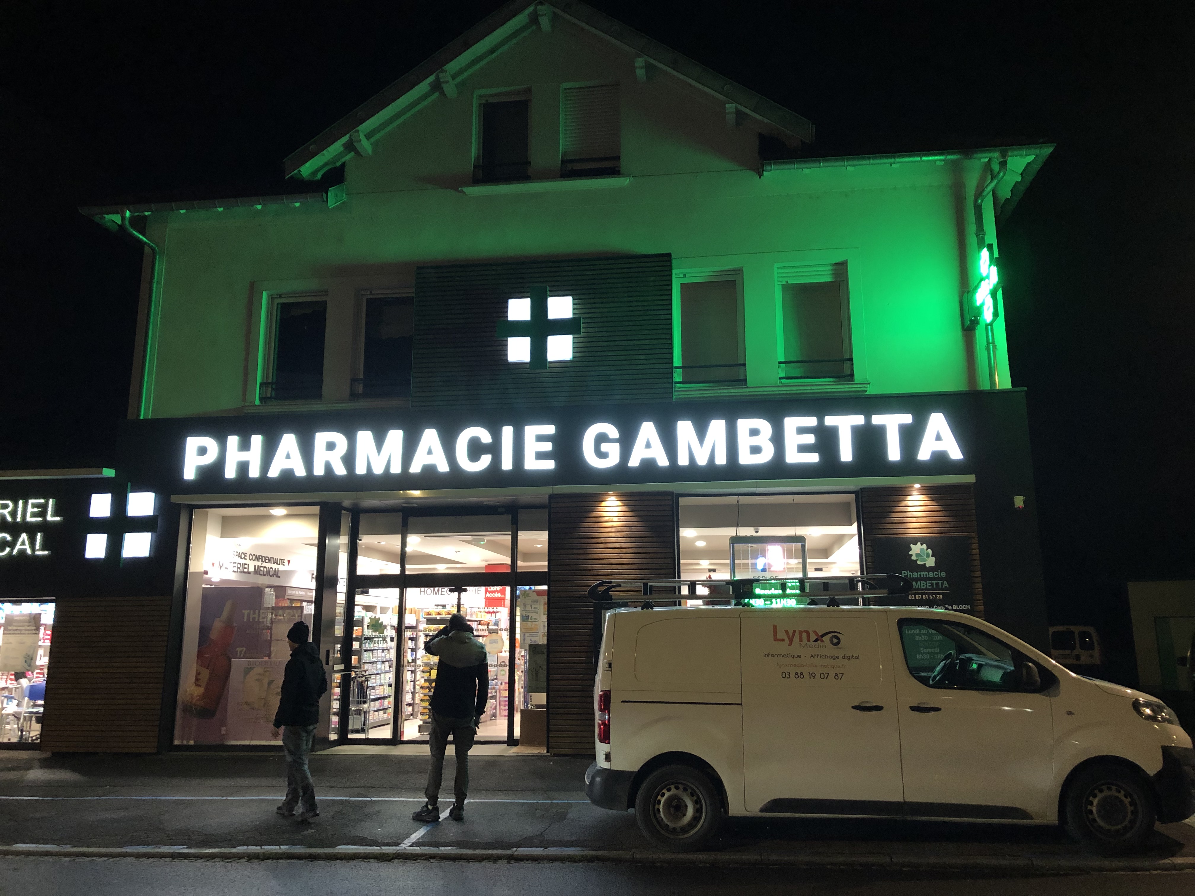 Pharmacie-gambetta-enseigne-lumière-lynxmedia (2).jpg